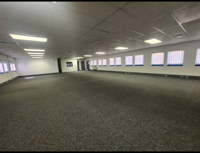 709M² OFFICE TO LET IN RANDJESPARK